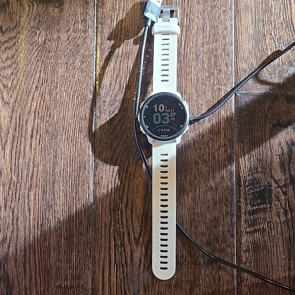 Garmin 245 Silver and Black Smartwatch (Cracked Screen) - Picture 2 of 3